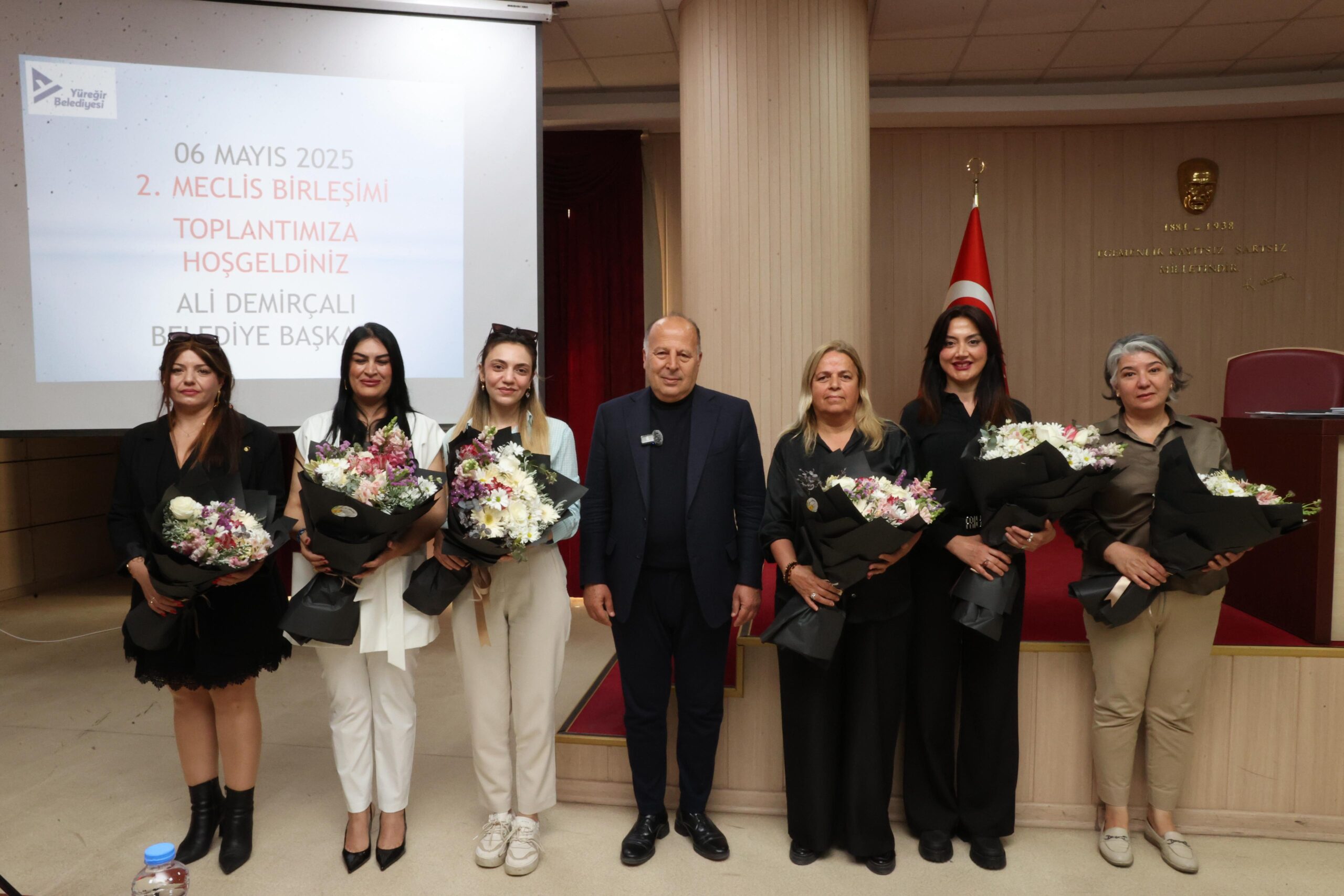 Başkan Demirçalı meclis üyelerinin Anneler Gününü kutladı