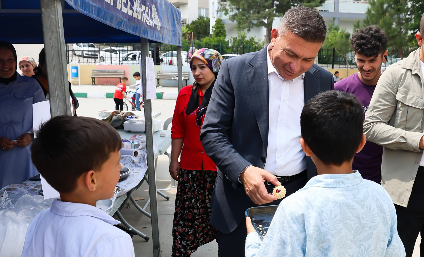 Başkan Şimşek, öğrencilerin heyecanına ortak oldu