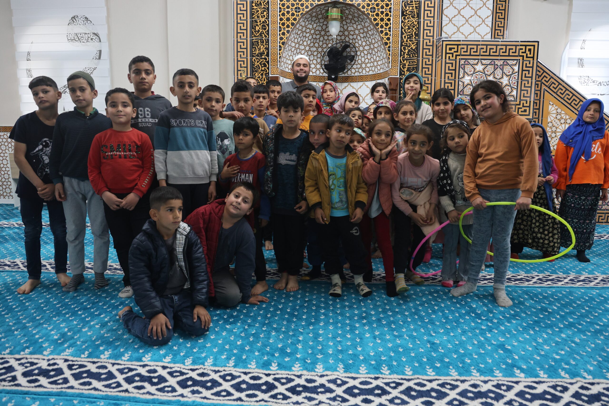Camiyi çocuklara sevdiren imam, çocuk cemaati sayısını 4’den 100’e çıkarttı