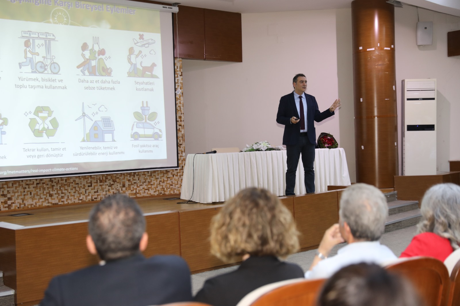 Çukurova Üniversitesinde Sürdürülebilir Teknolojilerin Anahtarı Nanomalzemeler anlatıldı