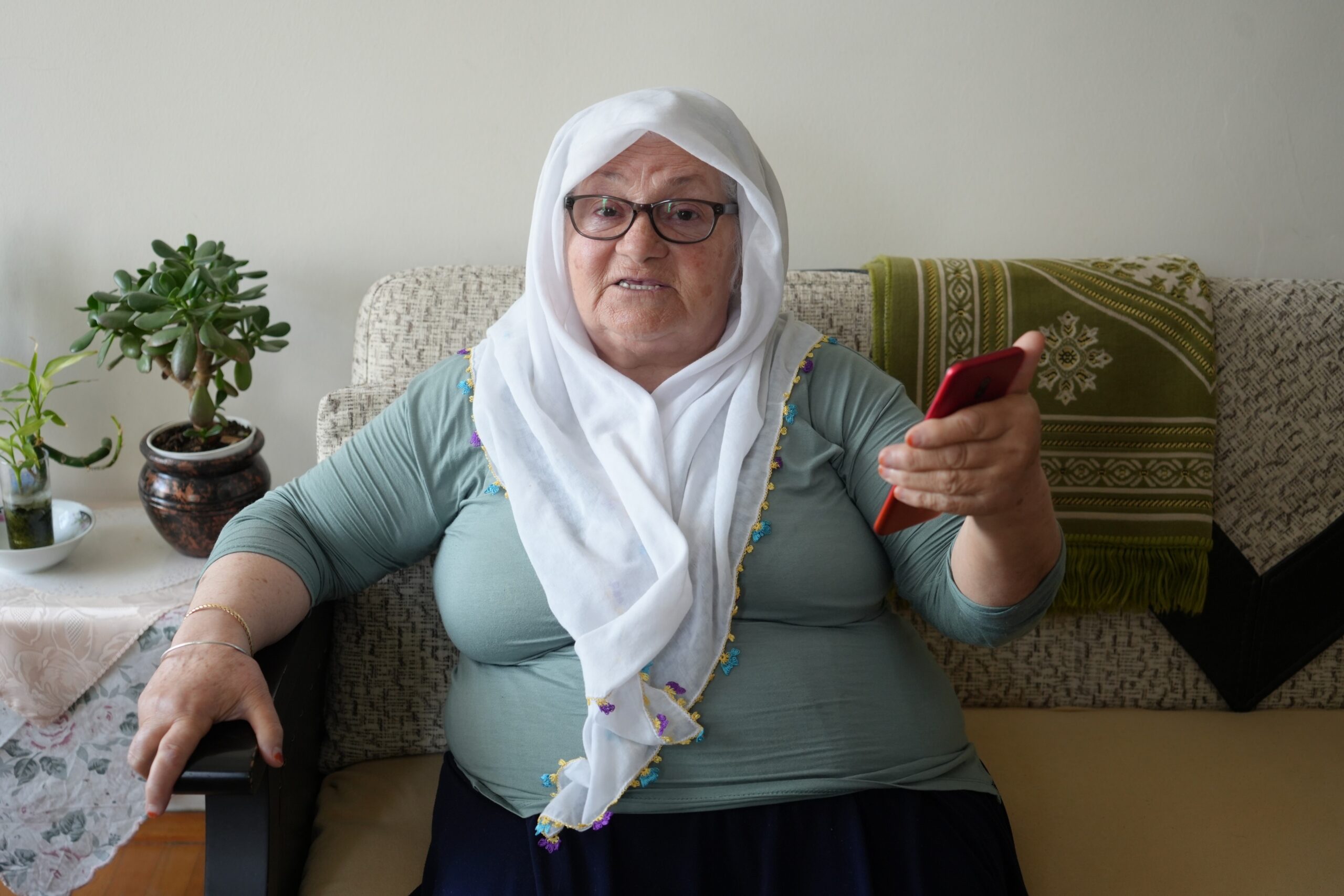 Fahriye nine dolandırıcının para istemesine bile fırsat vermedi