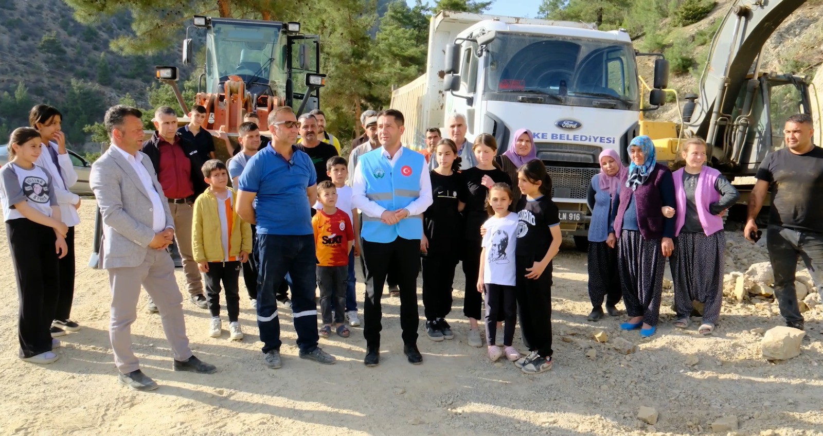 Feke’de 50 yıllık yol ve altyapı sorunu çözülüyor