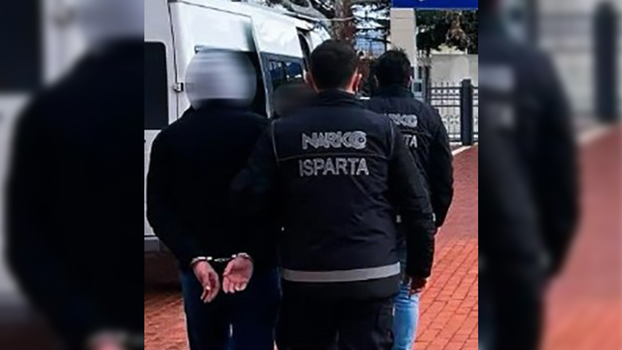 Isparta’da çok sayıda silah ve uyuşturucu maddeler ele geçirildi