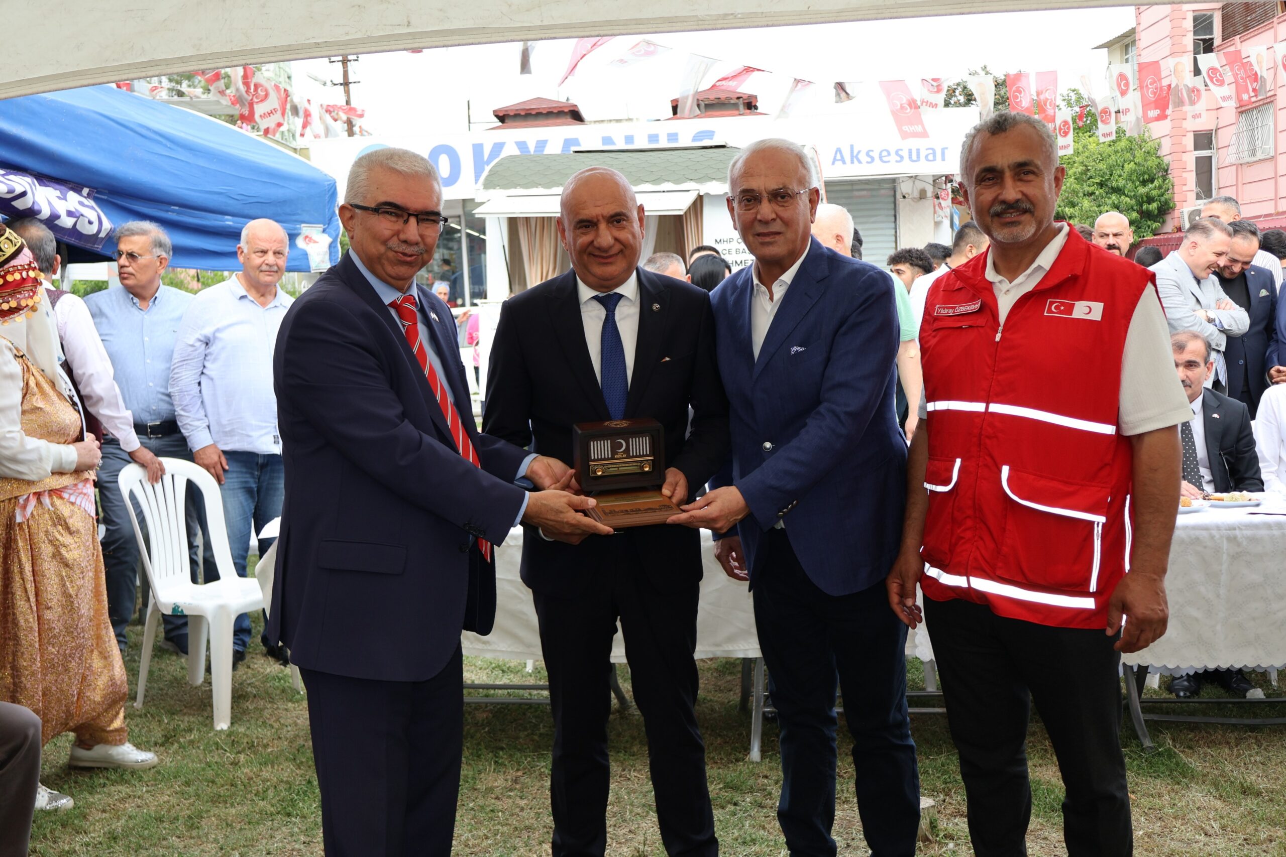MHP’den “Birbirimize Hem Candan Hem Kandan Bağlıyız” kampanyası!