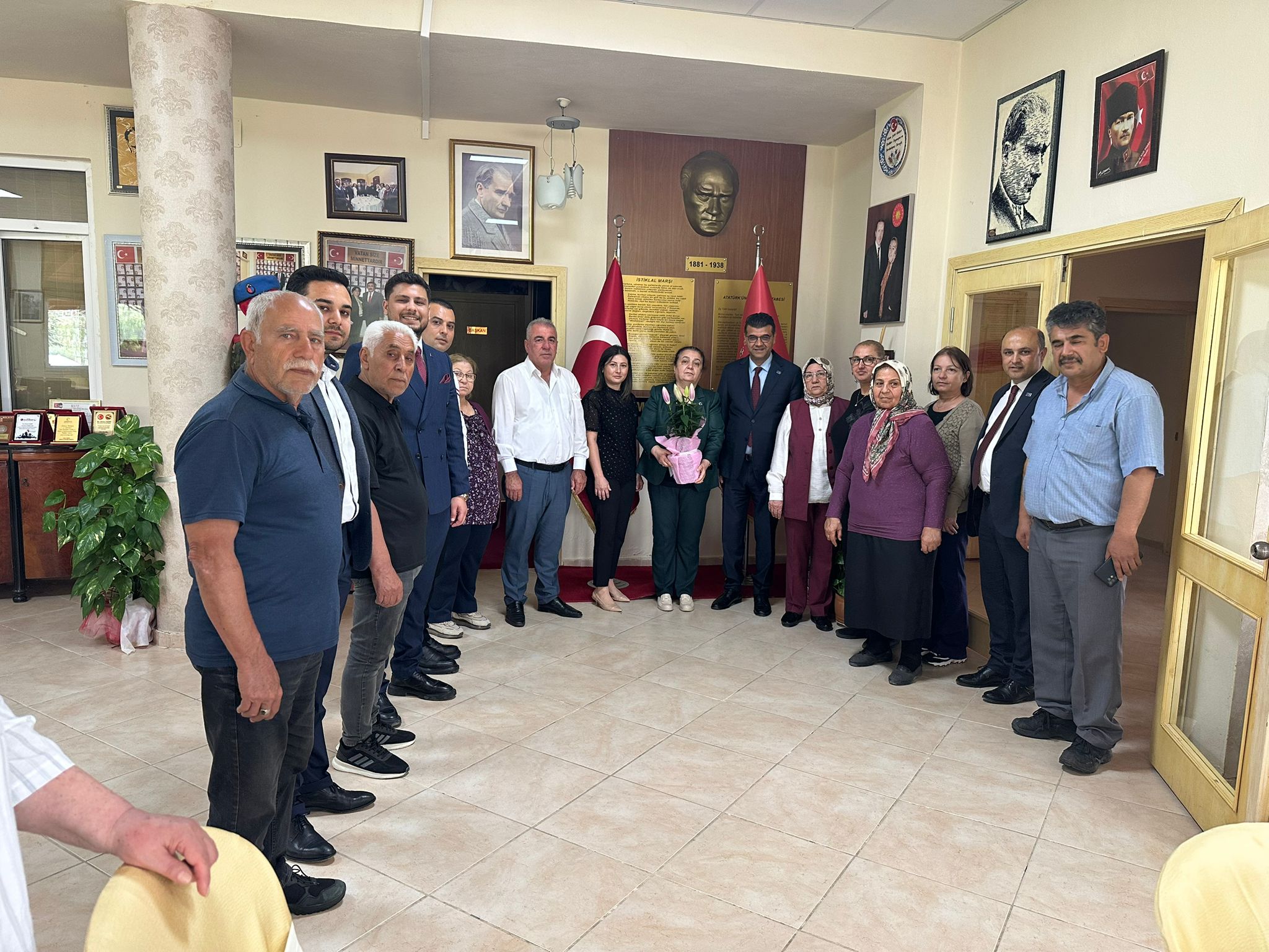 Başkan Münevver Genç Hayat: “Şehitlerimizin Yerine Annelerimizin Ellerini Öpüyoruz”