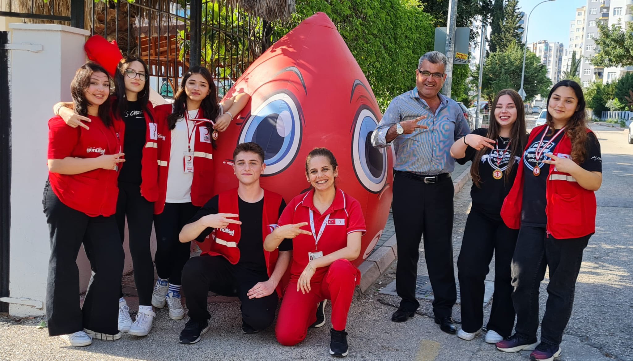 Mehmet Özöncel Anadolu Lisesi’nde kan bağışı kampanyası başarıyla tamamlandı