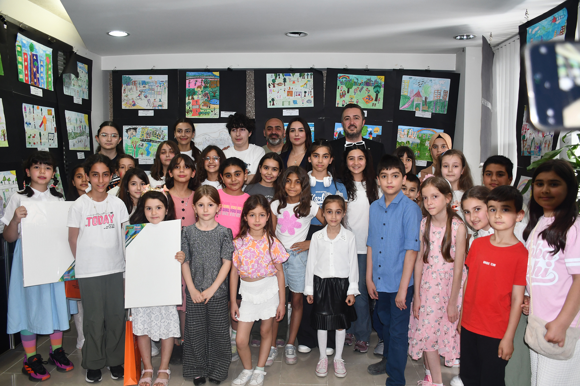 Mimarlar Odası Adana Şubesi’nde duygu yüklü resim yarışması düzenlendi