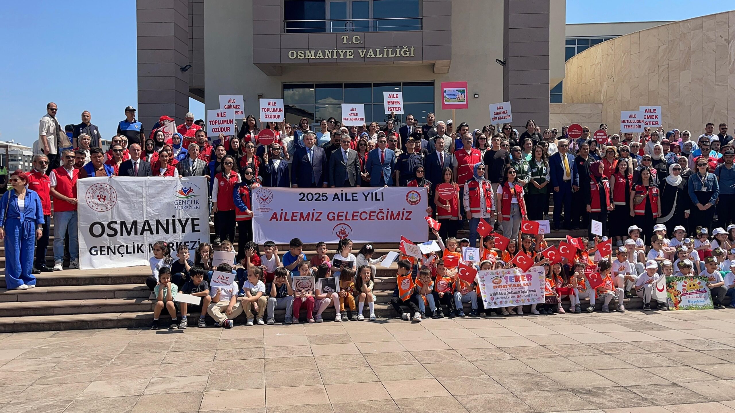 Osmaniye’de “Aile Haftası Kortej Yürüyüşü” coşkuyla gerçekleşti