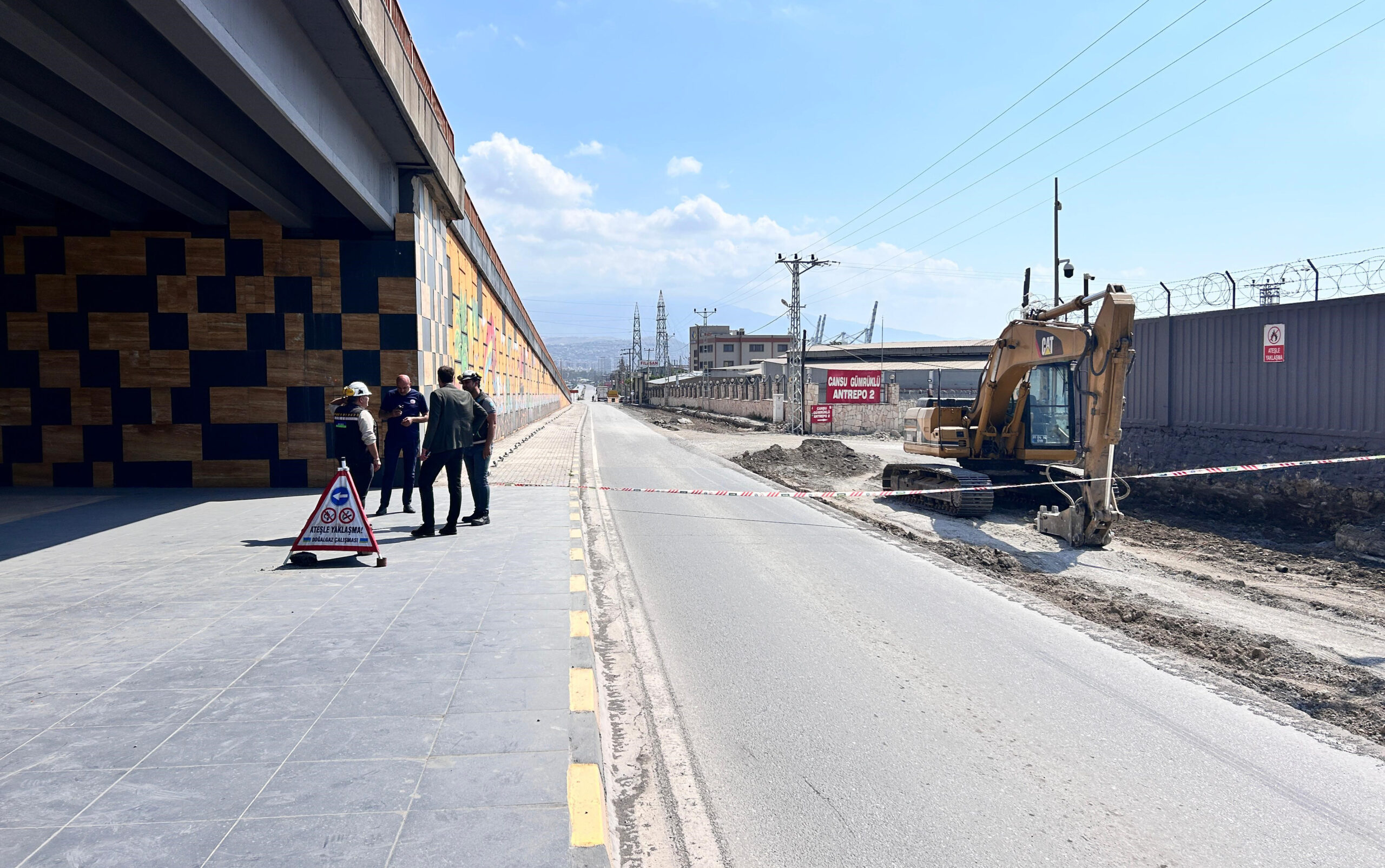 Patlayan doğalgaz borusu ekipleri harekete geçirdi