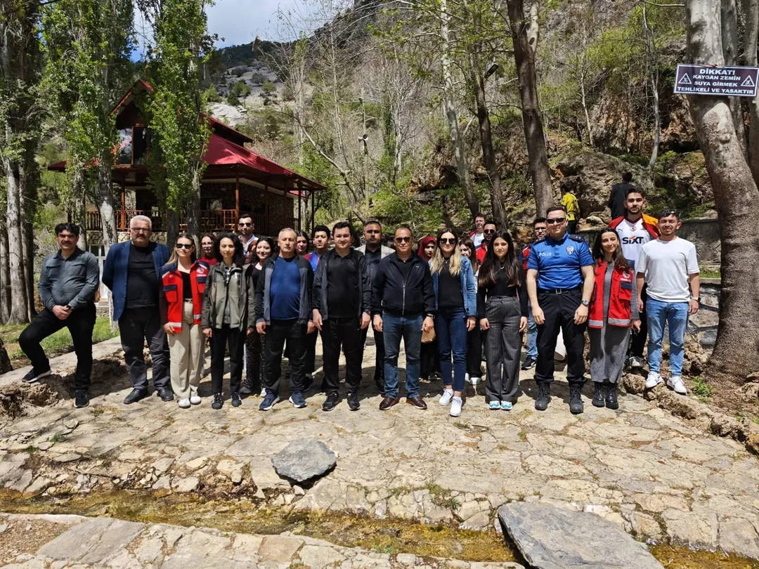 Saimbeyli’de Gençlik Haftası etkinlikleri doğa yürüyüşüyle başladı