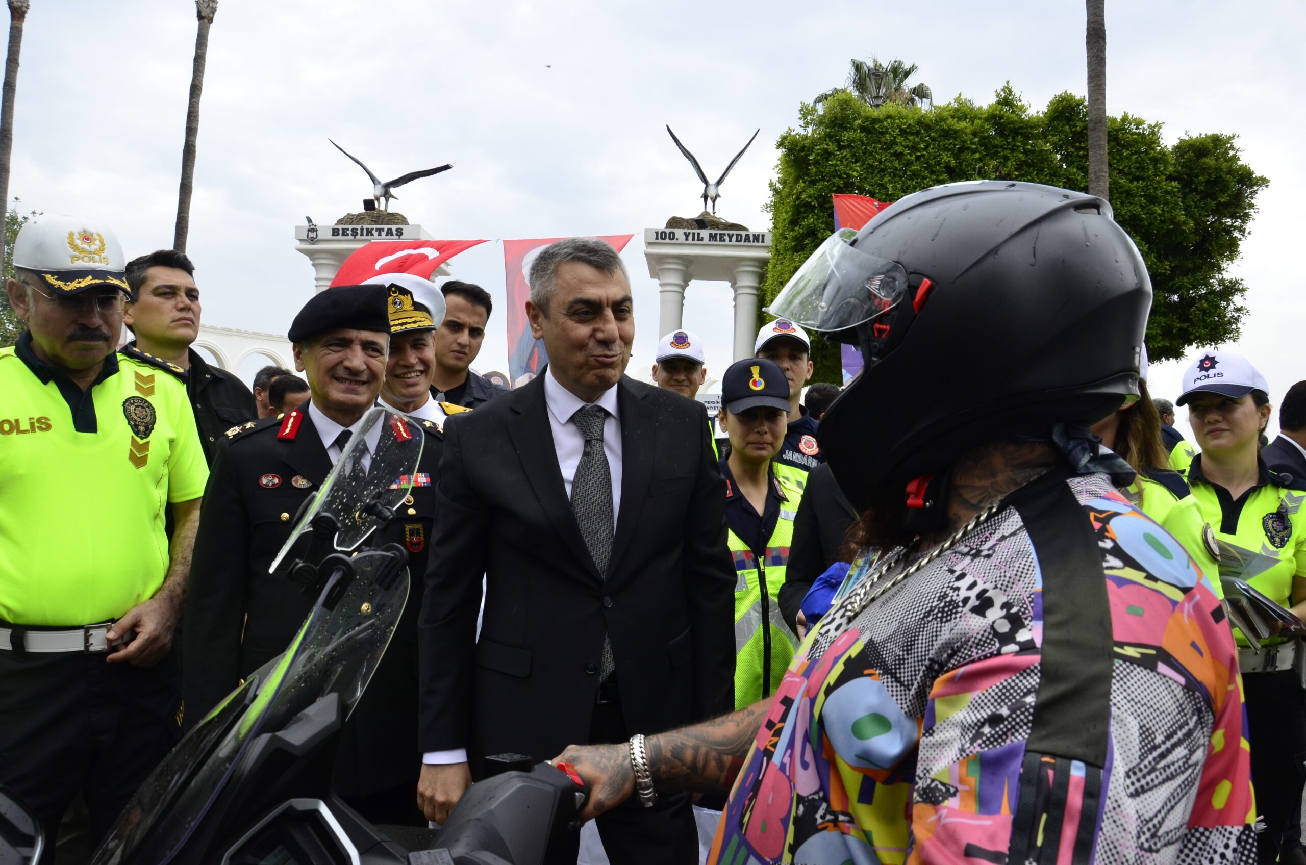 Vali Toros: “Trafiğin, hepimizin ortak sorumluluğu olduğunu bilmeliyiz”