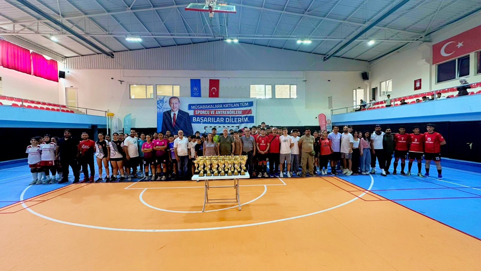 Genç sporcuların hentbol coşkusu